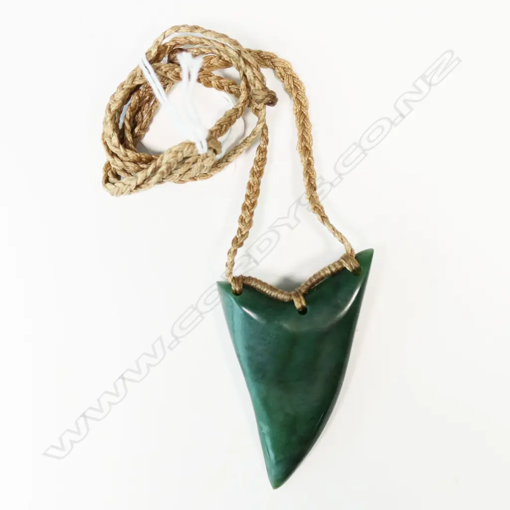 Te Kaha carved pounamu (gem inanga) rei niho (eye tooth) pendant, Image 1++